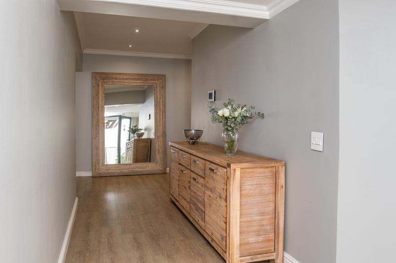 5 Bedroom Property for Sale in Constantia Western Cape